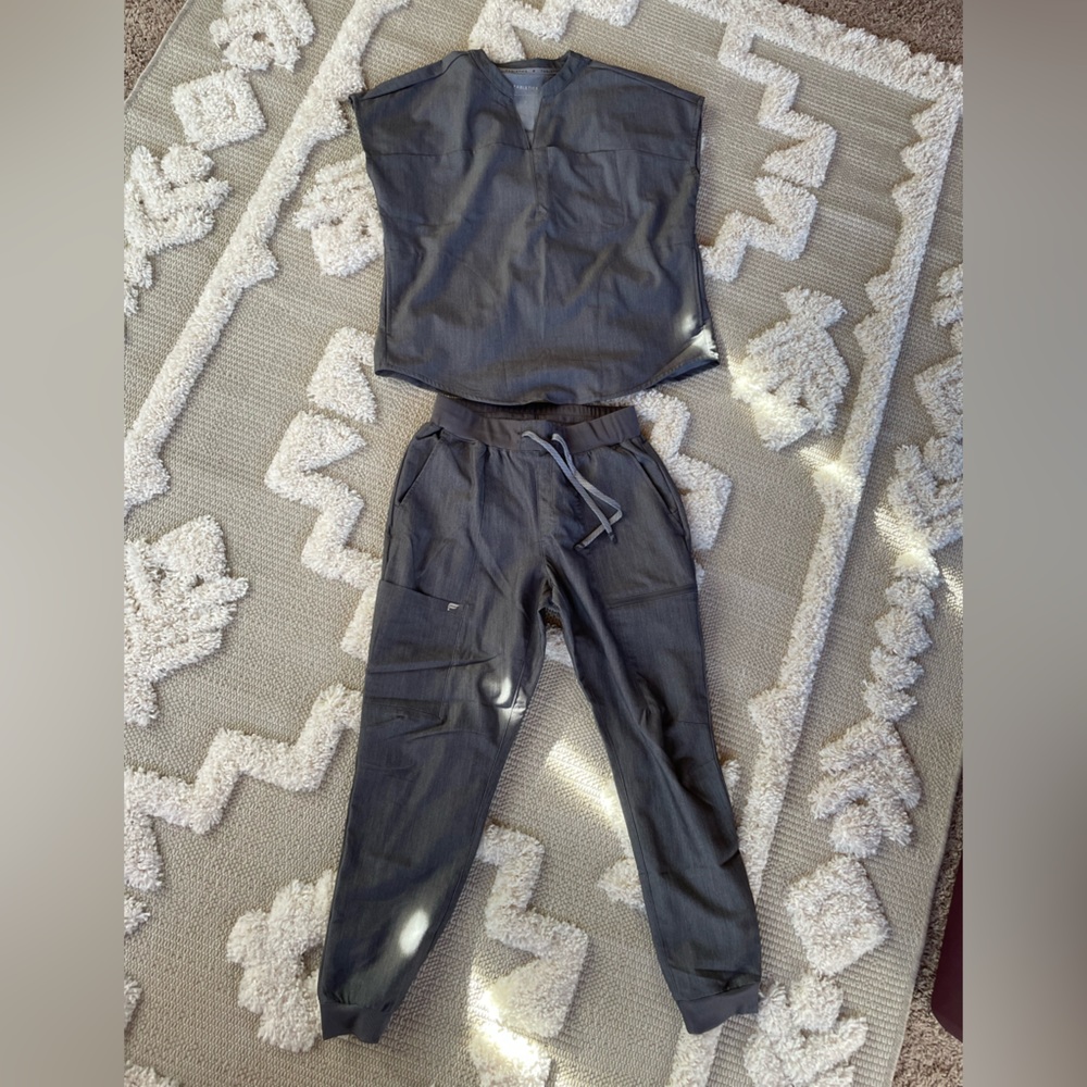 Fabletics scrubs